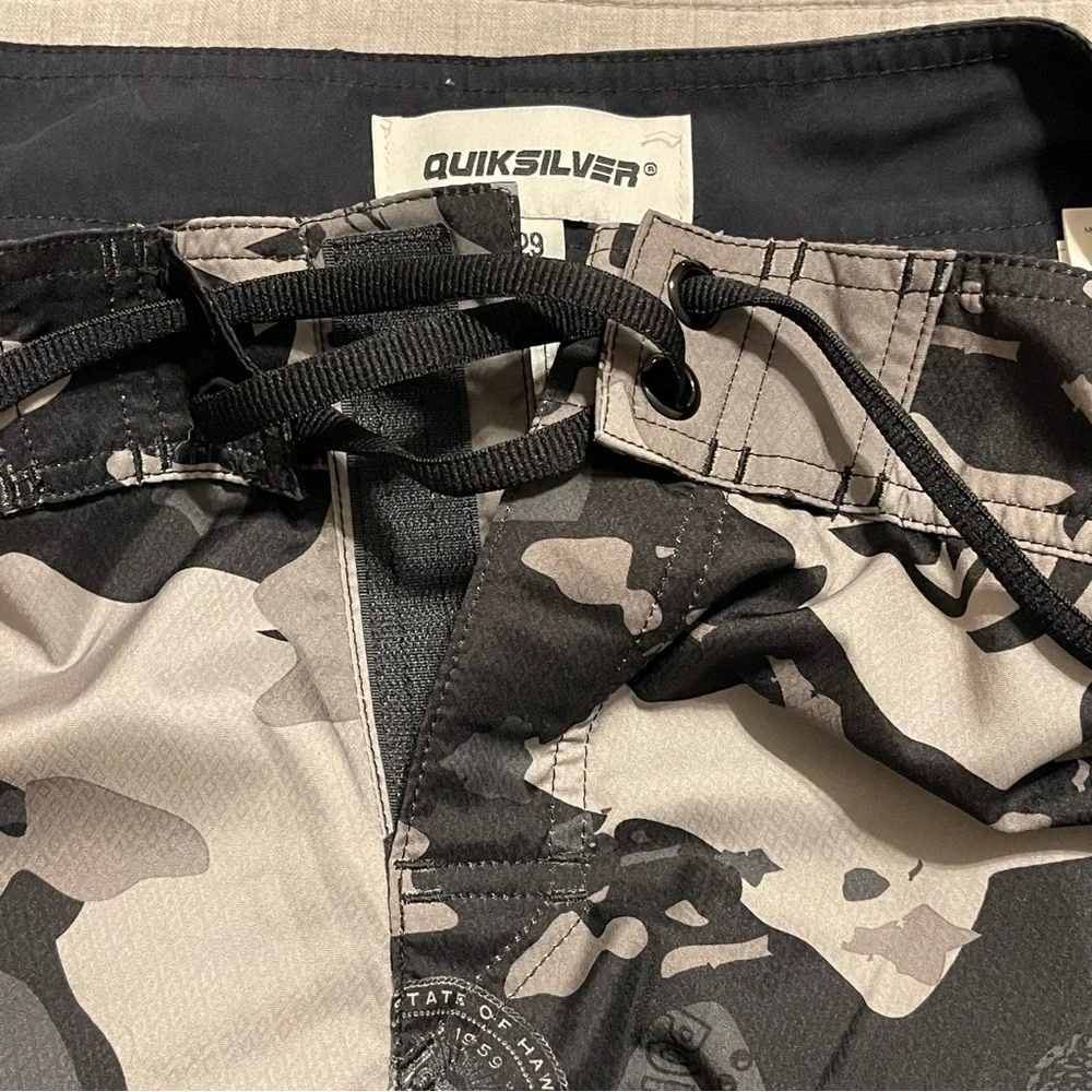 QUIKSILVER rare hawaii state seal premium surf camo emblem BOARD SHORTS 29 - Picture 6 of 7